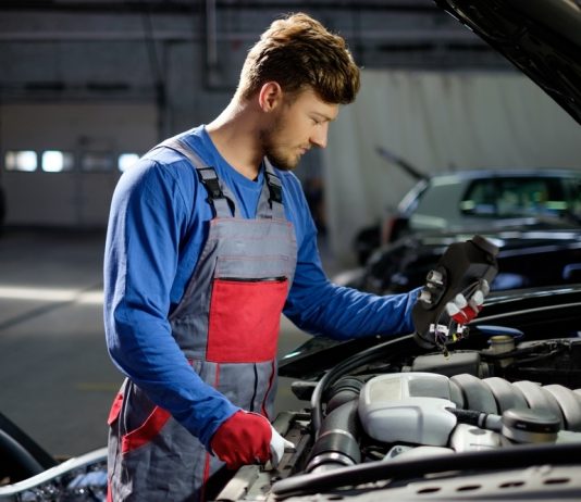 Standkachel achteraf inbouwen zo maakt u uw auto zuiniger en comfortabeler Standkachel achteraf inbouwen: zo maakt u uw auto zuiniger en comfortabeler