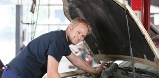 De versnellingsbakolie eenvoudig zelf verversen – tips en handleiding