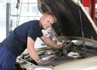 De versnellingsbakolie eenvoudig zelf verversen – tips en handleiding