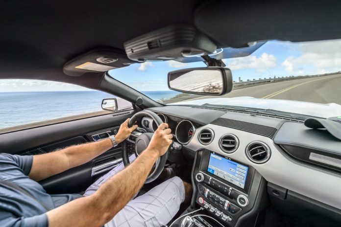 Nieuwe autoradio doet het niet – wat nu?