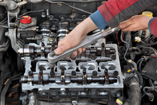 auto slopen de cilinderkop