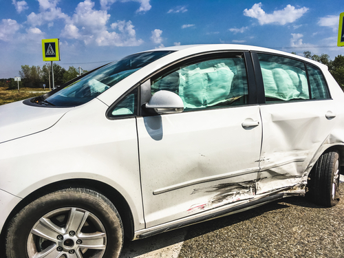 auto slopen beschadigde carrosserie