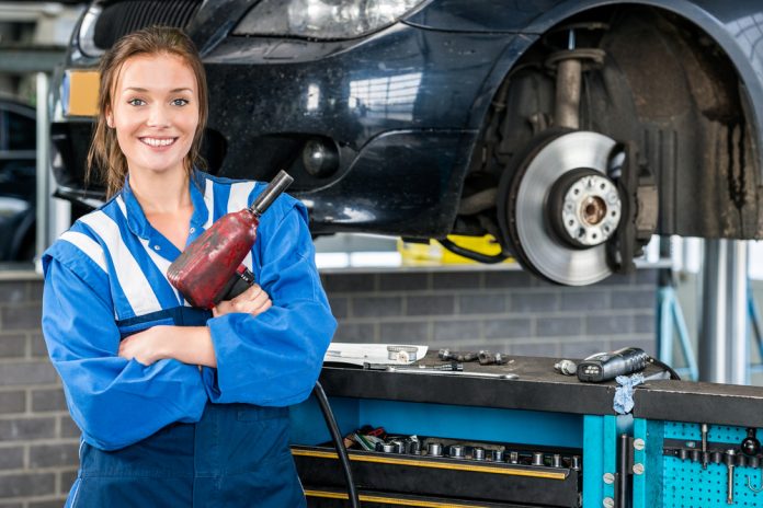 De auto weer rechtuit laten rijden – Draagarm vervangen