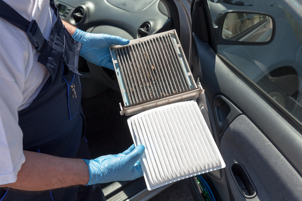 Bestuurbaar Polair verkiezing Een goed klimaat in de auto: doe-het-zelf-cursus in pollenfilter vervangen!