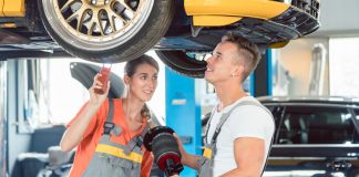 Let op alarmsignalen – vlekken onder de auto