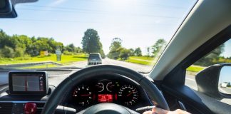 Als de ruit niet nat wil worden – Ruitensproeiers Wegwijzer!