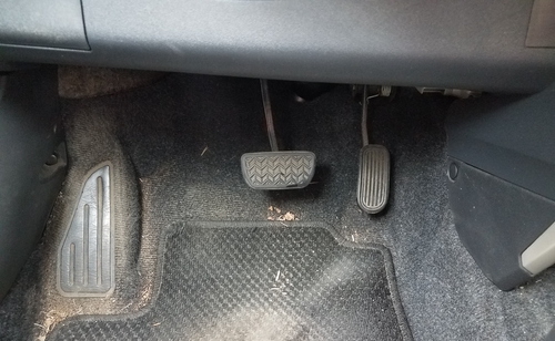 Controleer de pedalen van de auto