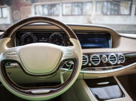 Barsten in het dashboard repareren: reparatie en onderhoud