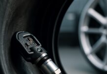 Wat is TPMS: waar het zit, hoe het werkt, redenen waarom het kapot gaat en kosten